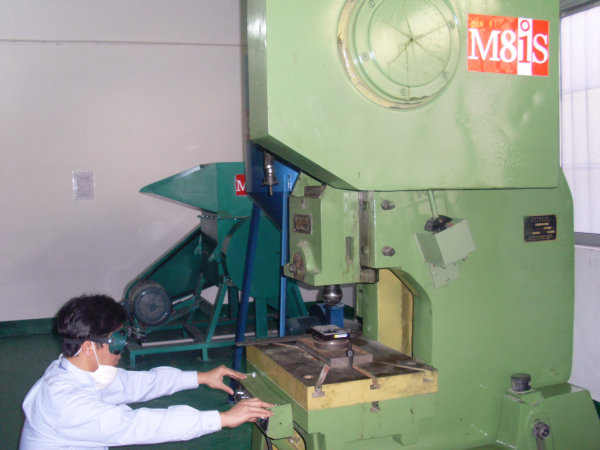 硬盤數據銷毀_沖壓銷毀